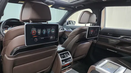 BMW 7 Series (G11) 740Li xDrive M 2017 18