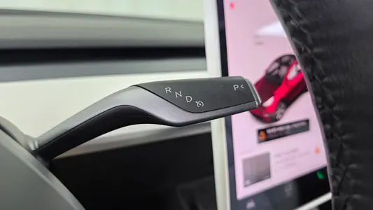 Tesla Y AWD 2021 9