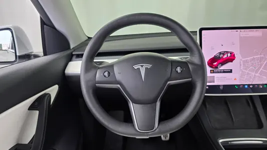 Tesla Y AWD 2021 12