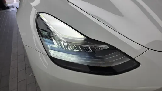 Tesla Y AWD 2021 22