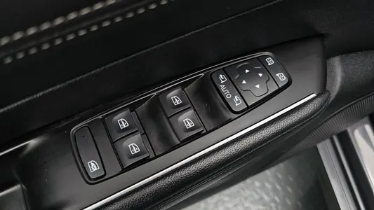 Renault Korea SM6 2.0 LPe LE () 2017 27