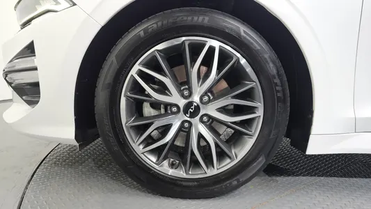 Kia K5 3 2.0 LPI() 2022 5