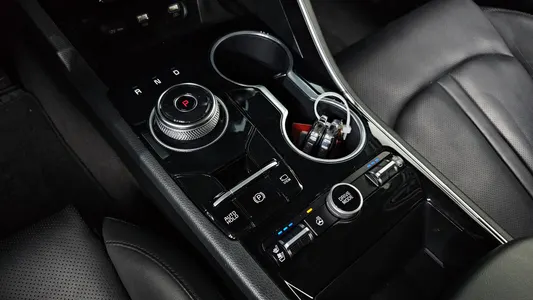 Kia K5 3 2.0 LPI() 2022 9