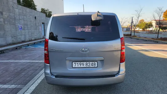 Hyundai Grand Starex 12 2017 4