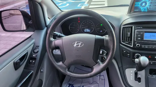Hyundai Grand Starex 12 2017 10