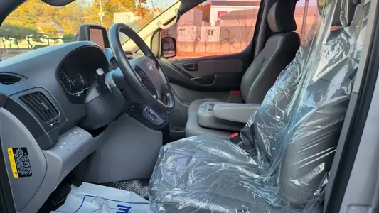 Hyundai Grand Starex 12 2017 17