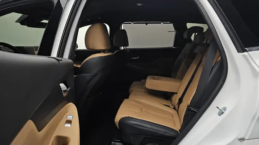 Hyundai 싼타페 HEV 1.6 4WD 2023 11