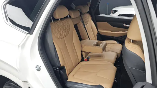 Hyundai 싼타페 HEV 1.6 4WD 2023 12