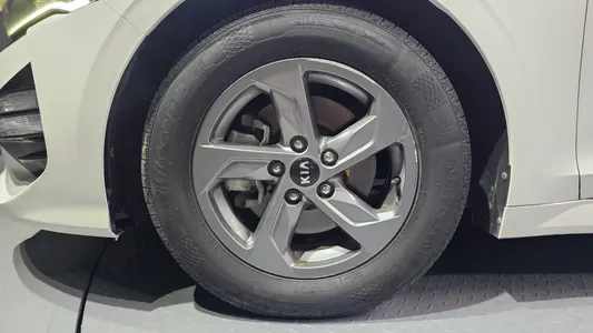 Kia K5 3 2.0 LPI() 2020 5
