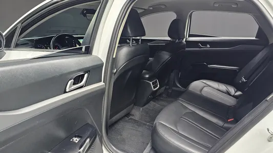 Kia K5 3 2.0 LPI() 2020 17