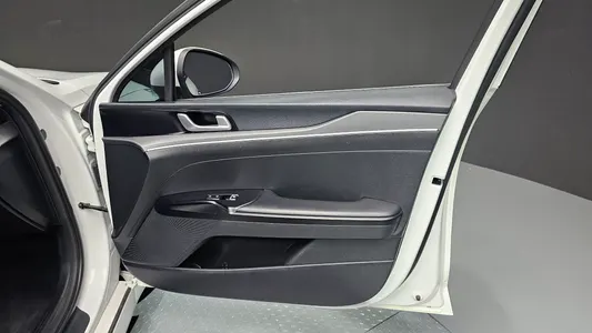 Kia K5 3 2.0 LPI() 2020 25