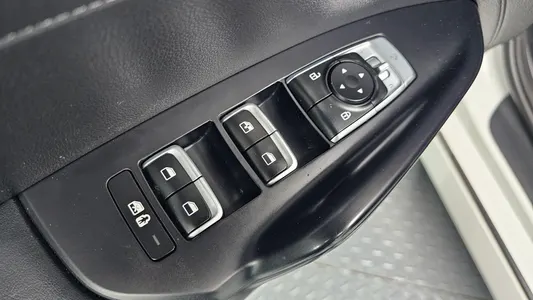 Kia K5 3 2.0 LPI() 2020 27