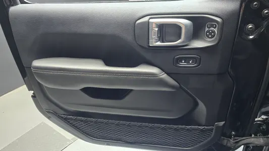 Jeep (JL) 2.0 4 2019 24