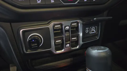 Jeep (JL) 2.0 4 2019 29