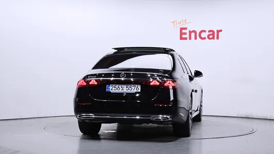Mercedes-Benz E-Class W214 E300 4MATIC 2024 4