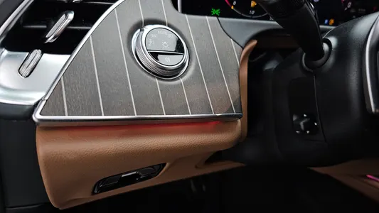 Mercedes-Benz E-Class W214 E300 4MATIC 2024 14