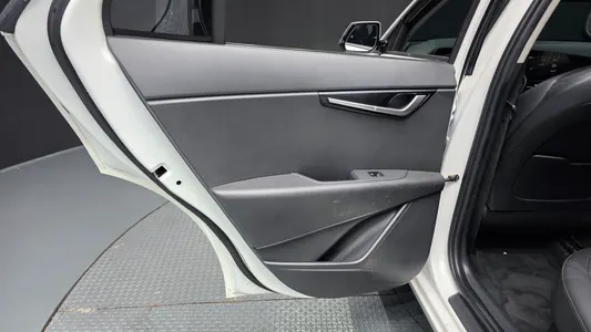 Kia 디 니로 2022 25