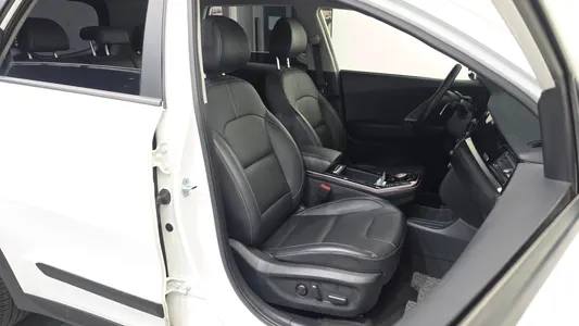 Kia 니로 플러스 2022 12