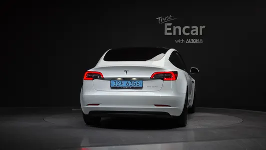 Tesla 3 AWD 2022 4