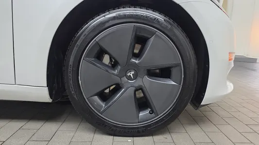 Tesla 3 AWD 2022 5
