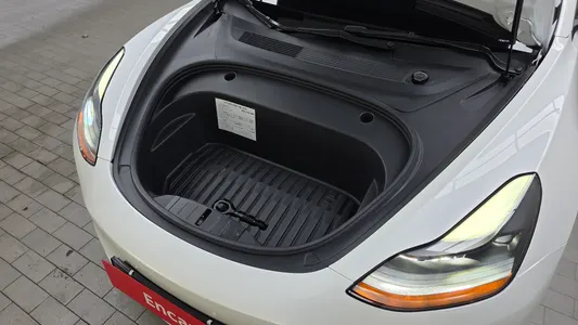 Tesla 3 AWD 2022 6