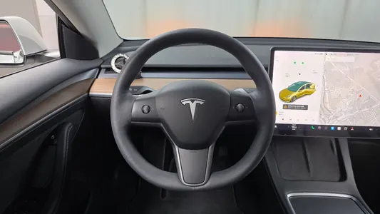Tesla 3 AWD 2022 14