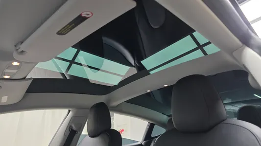 Tesla 3 AWD 2022 16