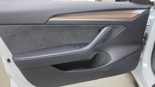 Tesla 3 AWD 2022 24