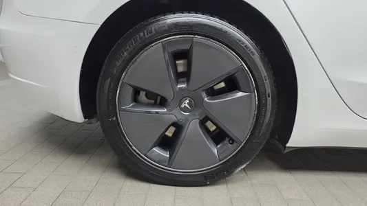 Tesla 3 AWD 2022 21