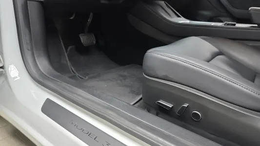 Tesla 3 AWD 2022 27