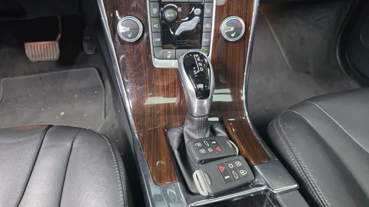 Volvo XC60 D4 2017 9