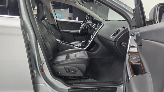 Volvo XC60 D4 2017 11