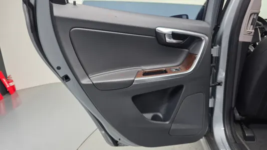 Volvo XC60 D4 2017 25