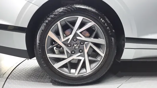 Hyundai (GN7) 3.5 LPG 2WD () 2026 5