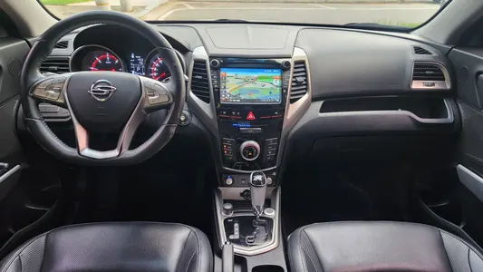 KG Mobility Tivoli LX 2WD 2016 18