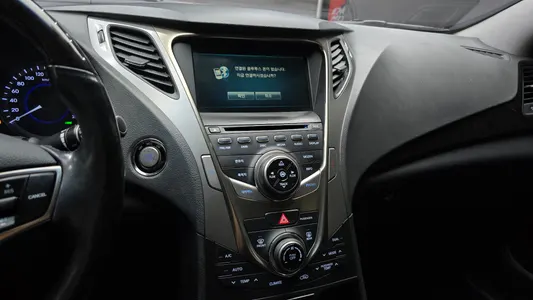 Hyundai Grandeur HG HG240 2013 15