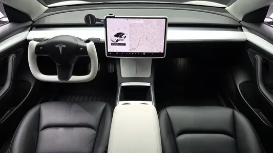 Tesla 3 AWD 2022 7