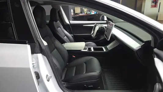 Tesla 3 AWD 2022 11