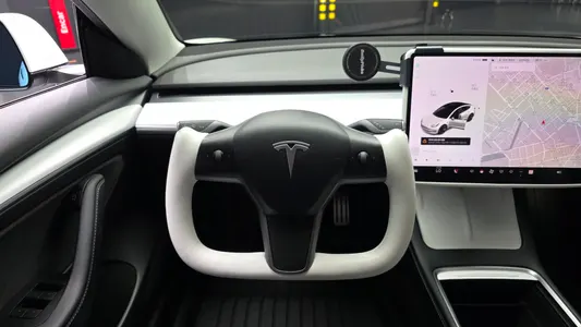 Tesla 3 AWD 2022 13