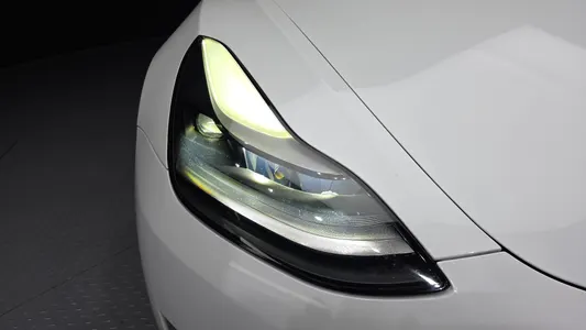 Tesla 3 AWD 2022 22