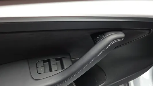 Tesla 3 AWD 2022 29