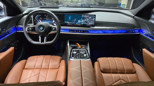 BMW 7 Series (G70) 740i xDrive M 2025 7