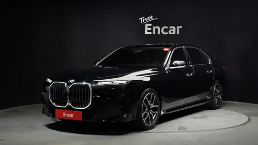 BMW 7 Series (G70) 740i xDrive M 2025