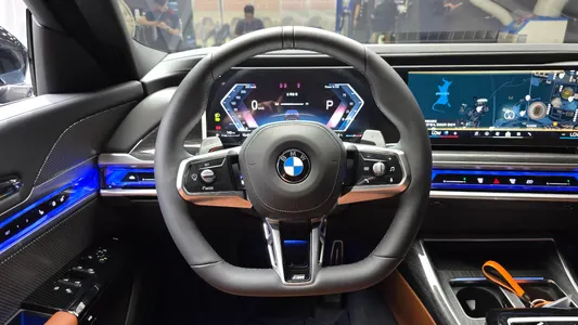 BMW 7 Series (G70) 740i xDrive M 2025 14