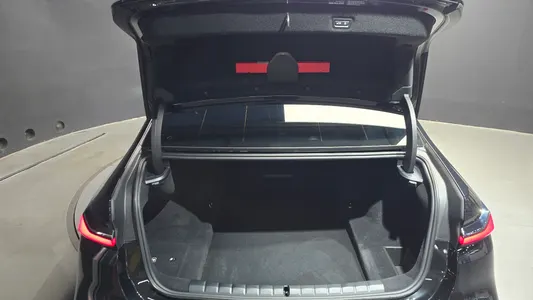BMW 7 Series (G70) 740i xDrive M 2025 31