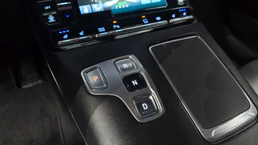 Hyundai IG 3.0 LPi () 2022 9