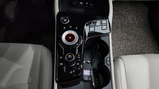 Kia 5 4WD 2023 9