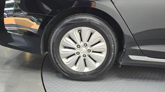 Hyundai LF 2.0 HEV 2015 29