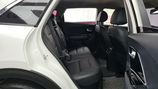 Kia Niro 2017 12