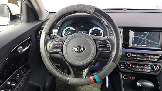 Kia Niro 2017 13